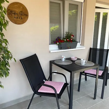 Studio Riva Apartment